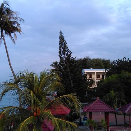 Amazing Beach Resort Palu Exterior photo