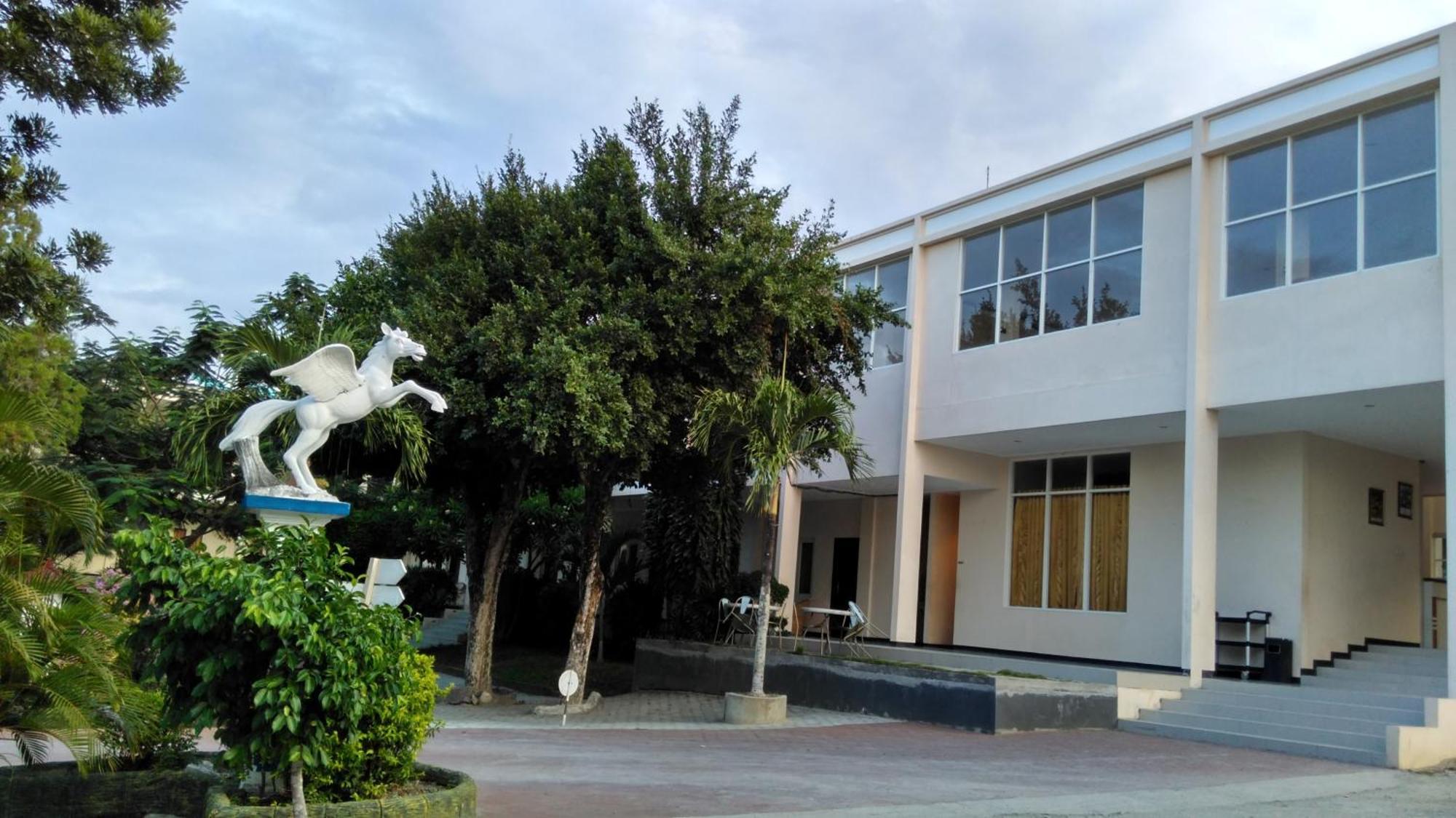 Amazing Beach Resort Palu Exterior photo