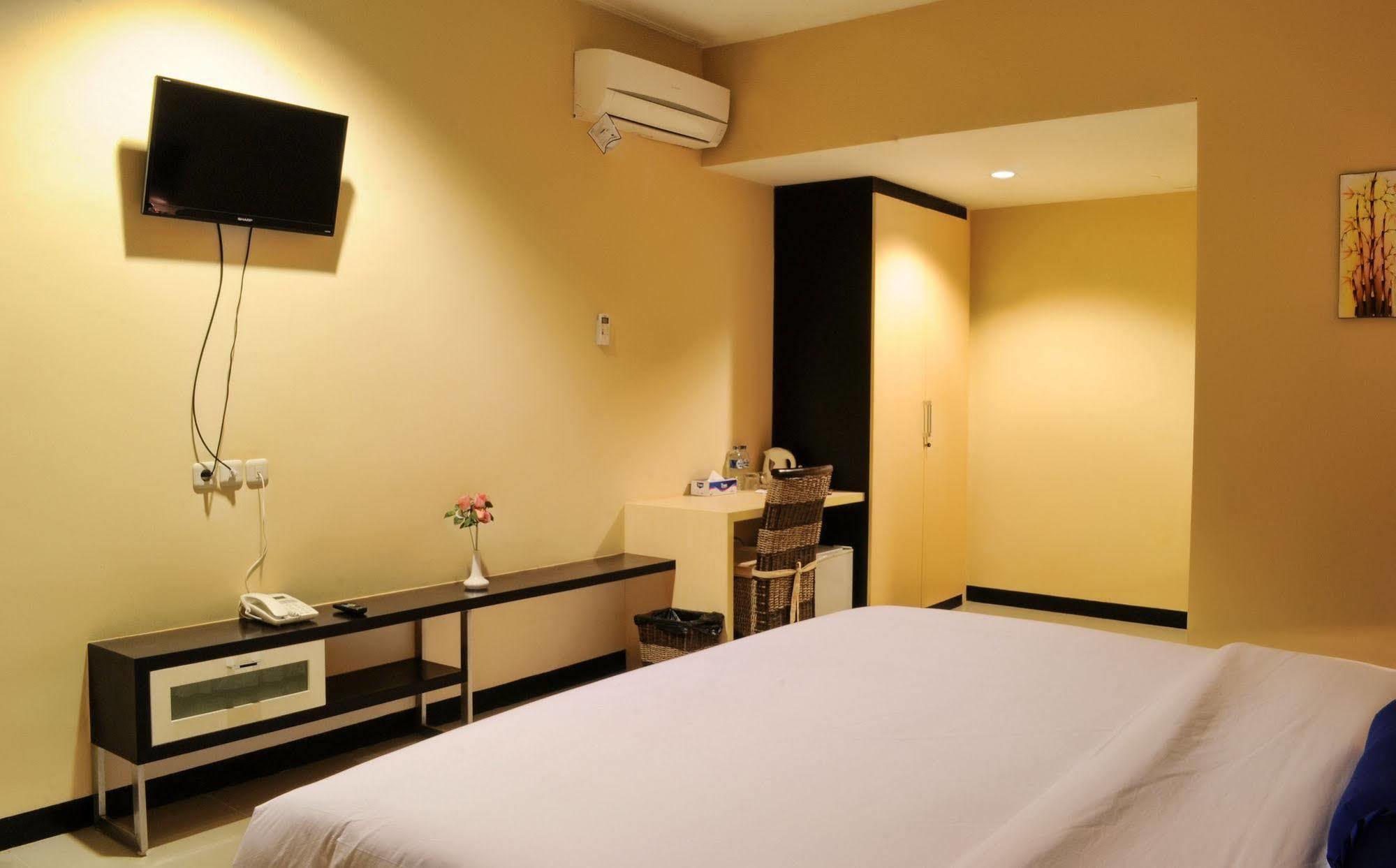 Amazing Beach Resort Palu Exterior photo