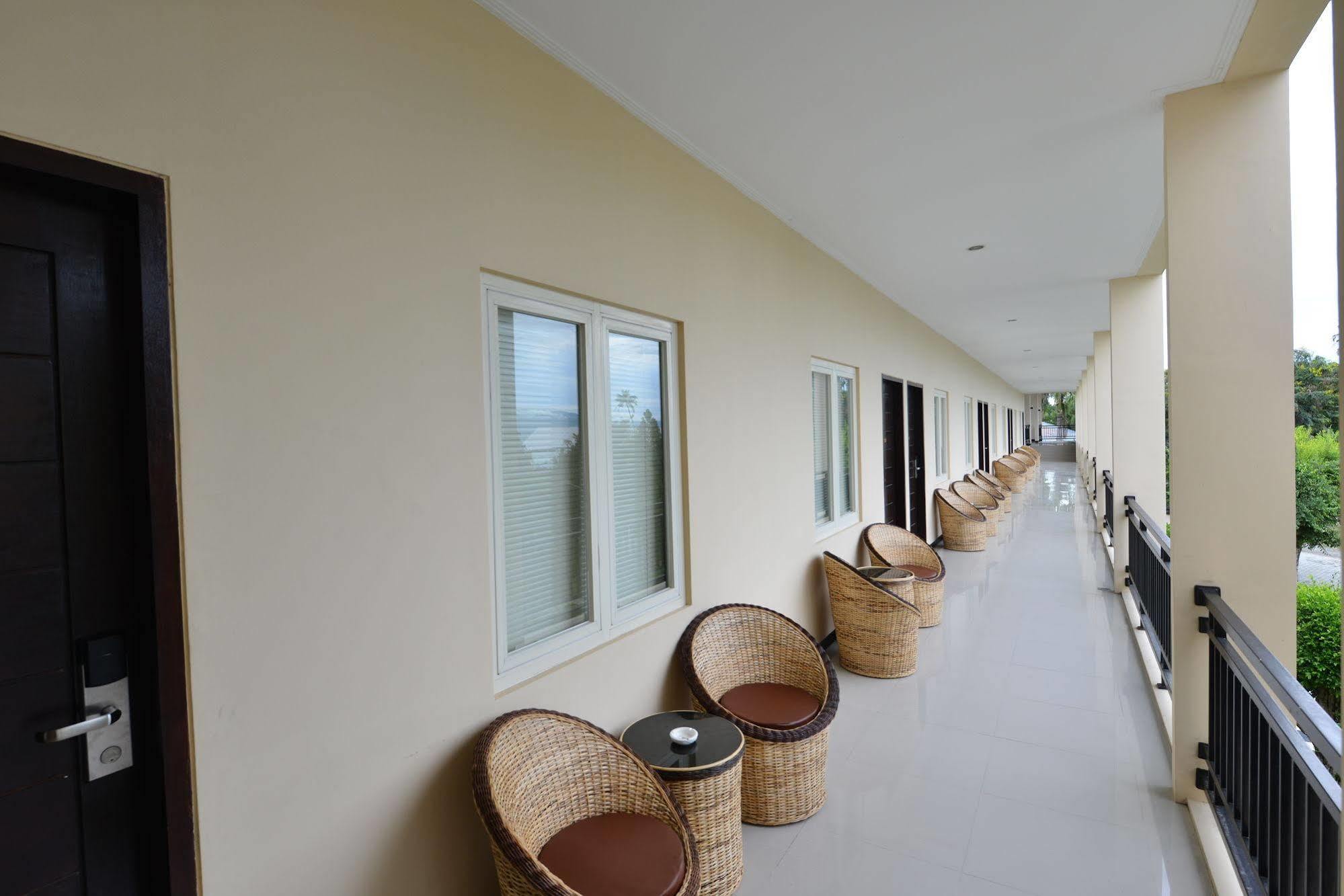 Amazing Beach Resort Palu Exterior photo