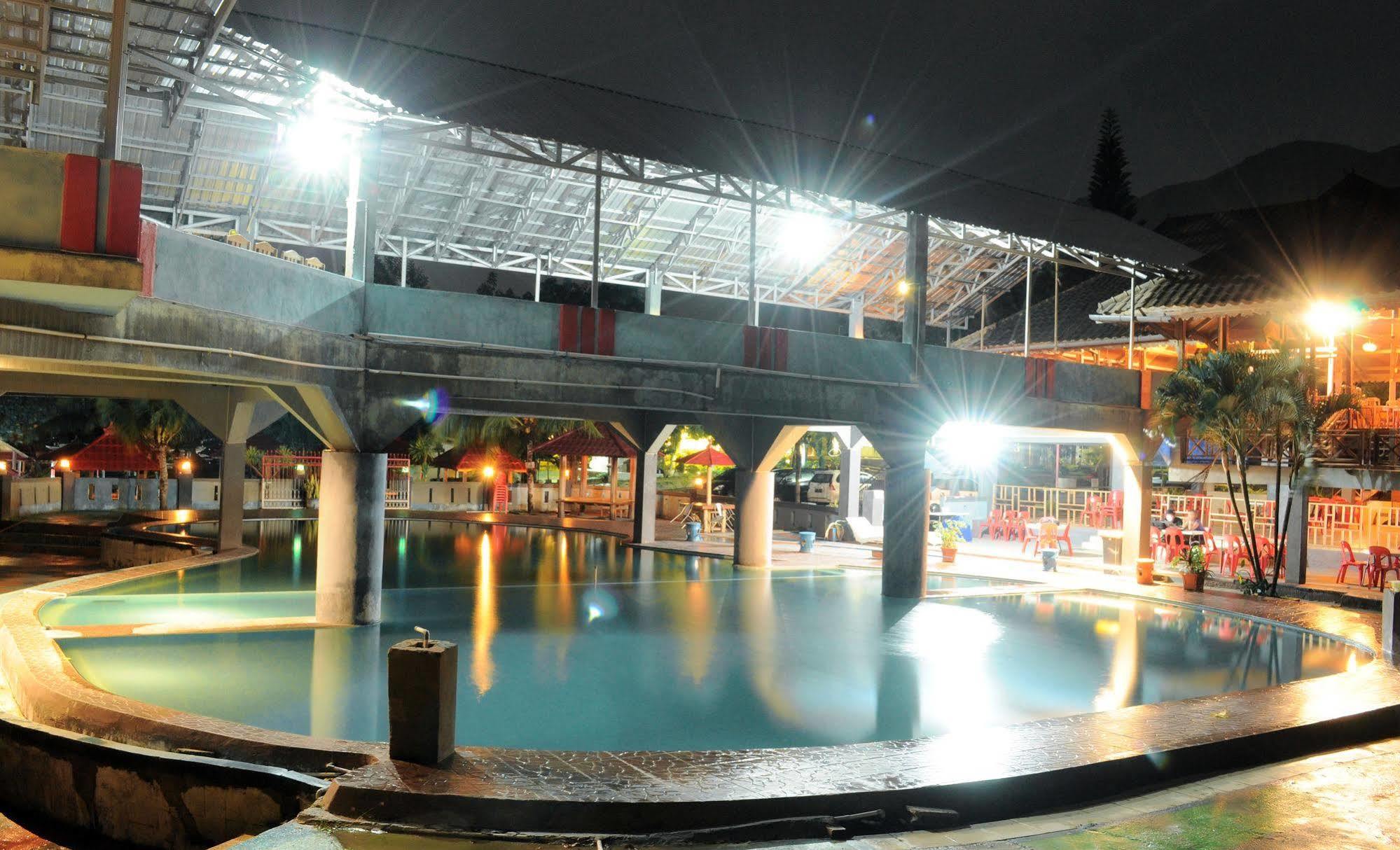 Amazing Beach Resort Palu Exterior photo