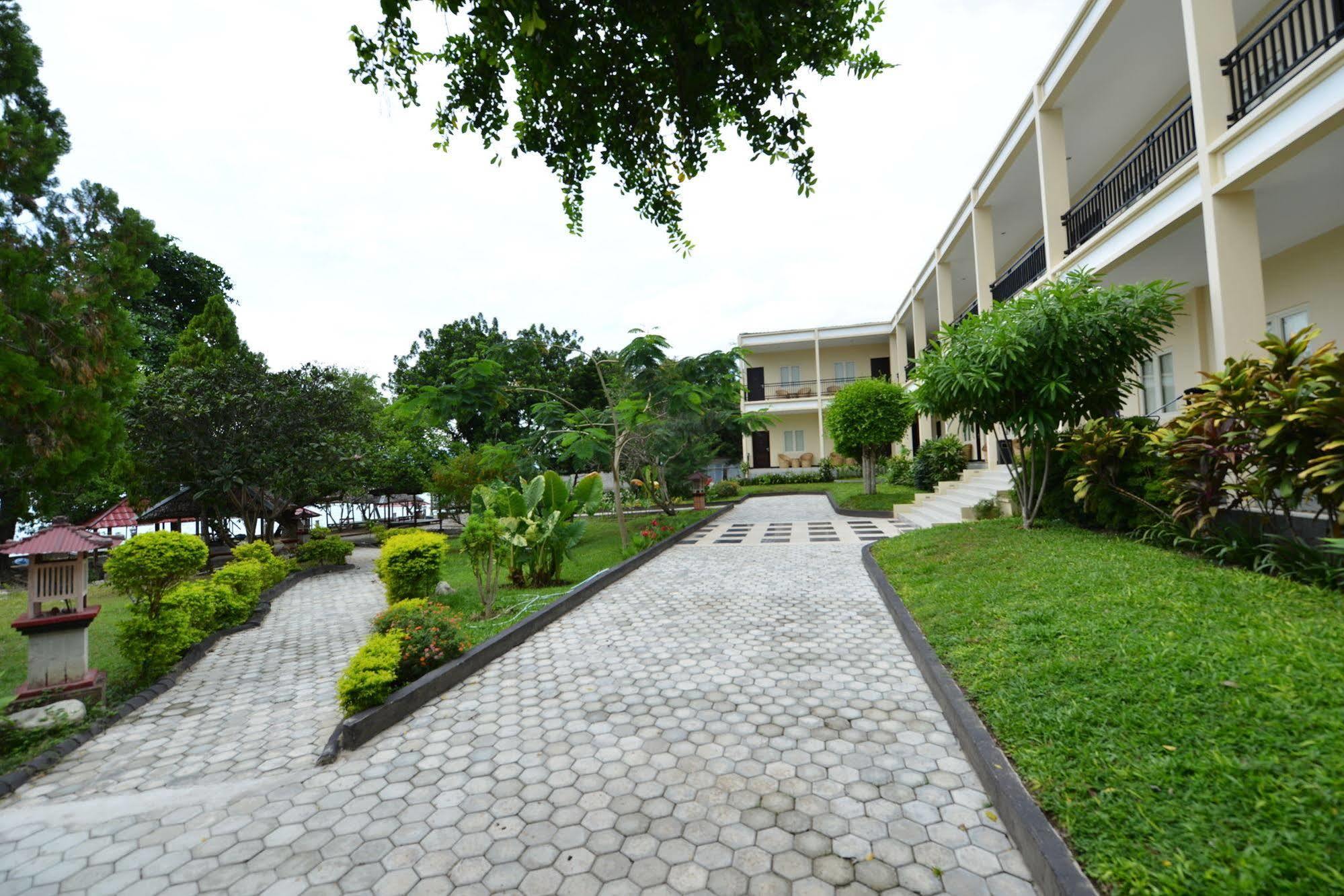 Amazing Beach Resort Palu Exterior photo